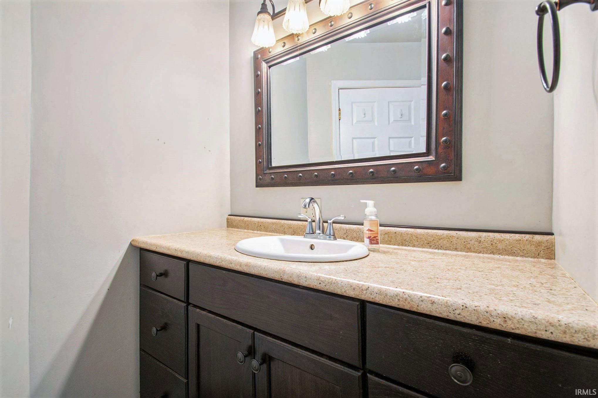8687 East Hatchery Road Syracuse, IN 46567 - Photo 8 of 23 Gallery Image 8