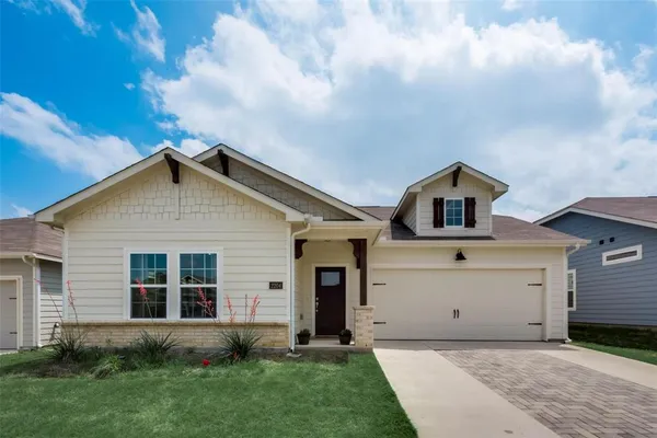 $300,000 | 2204 Paxton Way, Denton, TX 76209