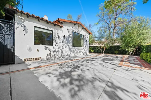 $22,500 | 201 South Bedford Drive, Beverly Hills, CA 90212