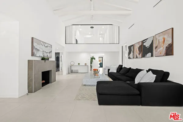 $22,500 | 201 South Bedford Drive, Beverly Hills, CA 90212