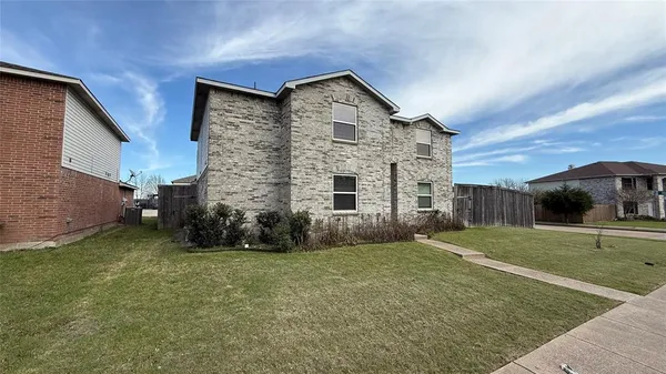 $2,275 | 1801 Wildrose Drive, Rockwall, TX 75032