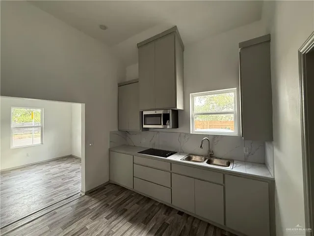 $800 | 1019 Miller Avenue, Mission, TX 78572