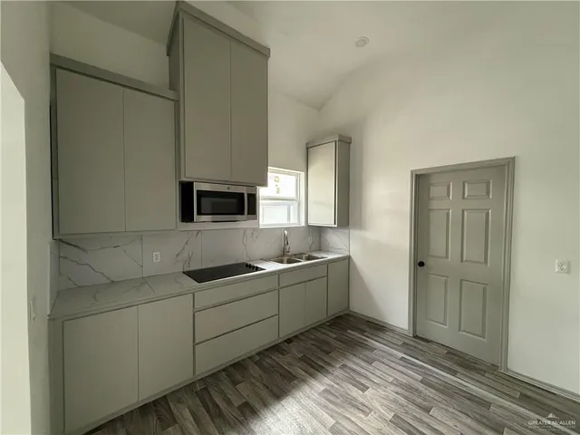 $800 | 1019 Miller Avenue, Mission, TX 78572