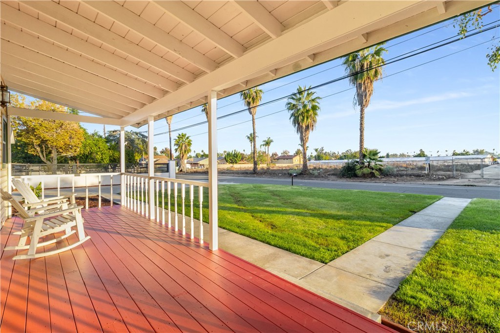 2572 Harrison Street Riverside, CA 92503 - Photo 11 of 73