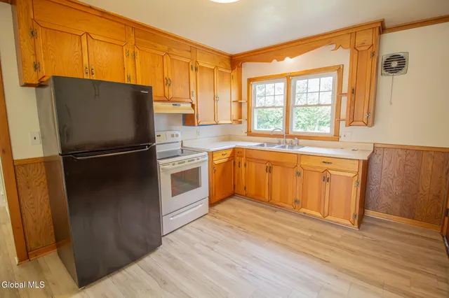 $2,600 | 4 Weiser Street, Bethlehem, NY 12077