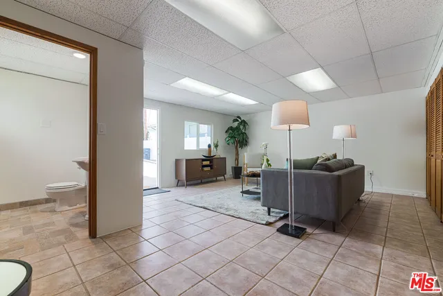 $7,495 | 100 East Kenneth Road, Glendale, CA 91207