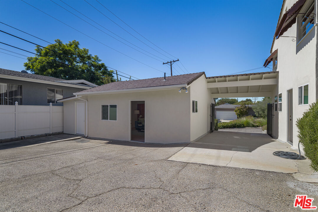 100 East Kenneth Road Glendale, CA 91207 - Photo 18 of 20