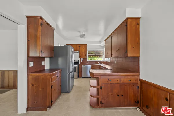 $6,250 | 100 East Kenneth Road, Glendale, CA 91207