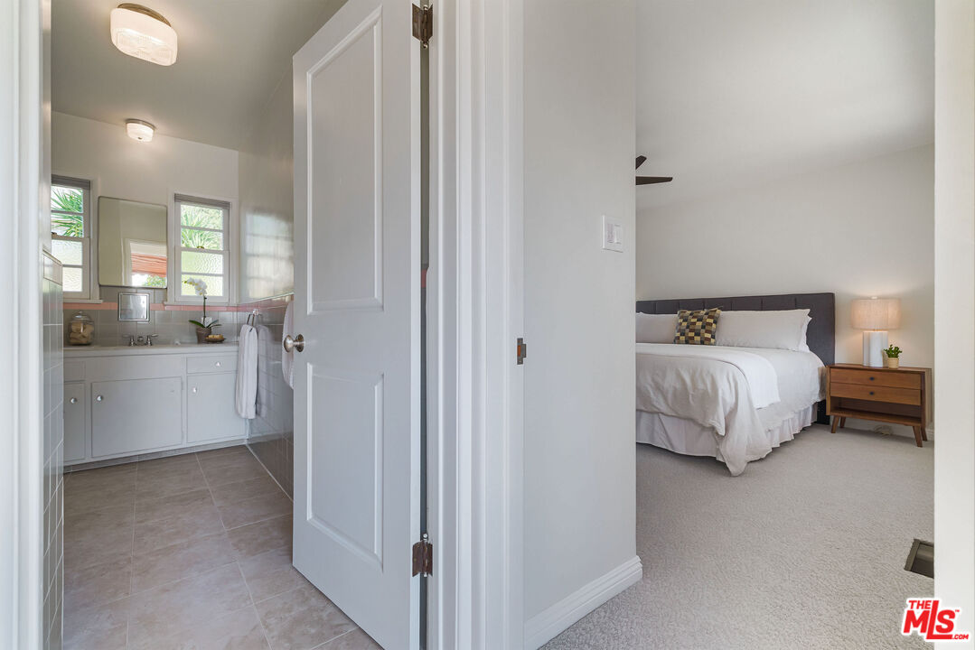 100 East Kenneth Road Glendale, CA 91207 - Photo 5 of 20