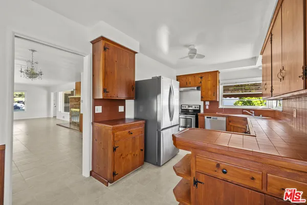 $6,250 | 100 East Kenneth Road, Glendale, CA 91207