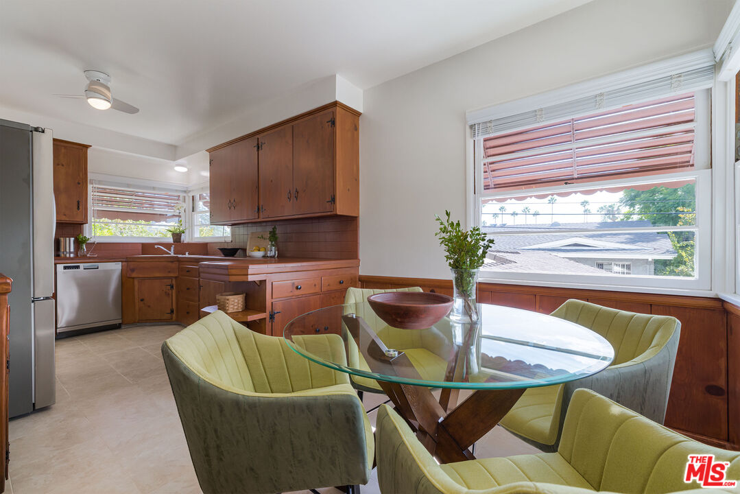 100 East Kenneth Road Glendale, CA 91207 - Photo 7 of 20