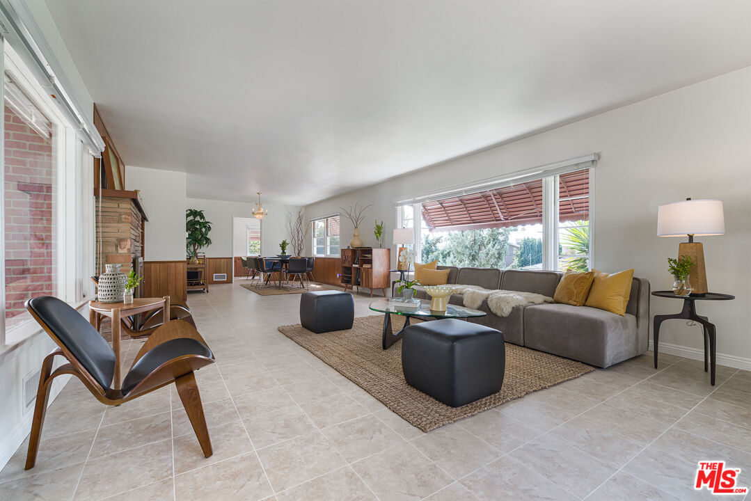 100 East Kenneth Road Glendale, CA 91207 - Photo 8 of 20