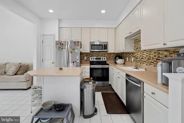 $399,900 | 200 Barclay Drive, Hockessin, DE 19707