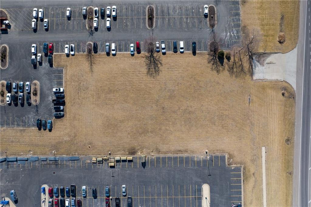 1305 South Riverside Road St. Joseph, MO 64507 - Photo 5 of 8