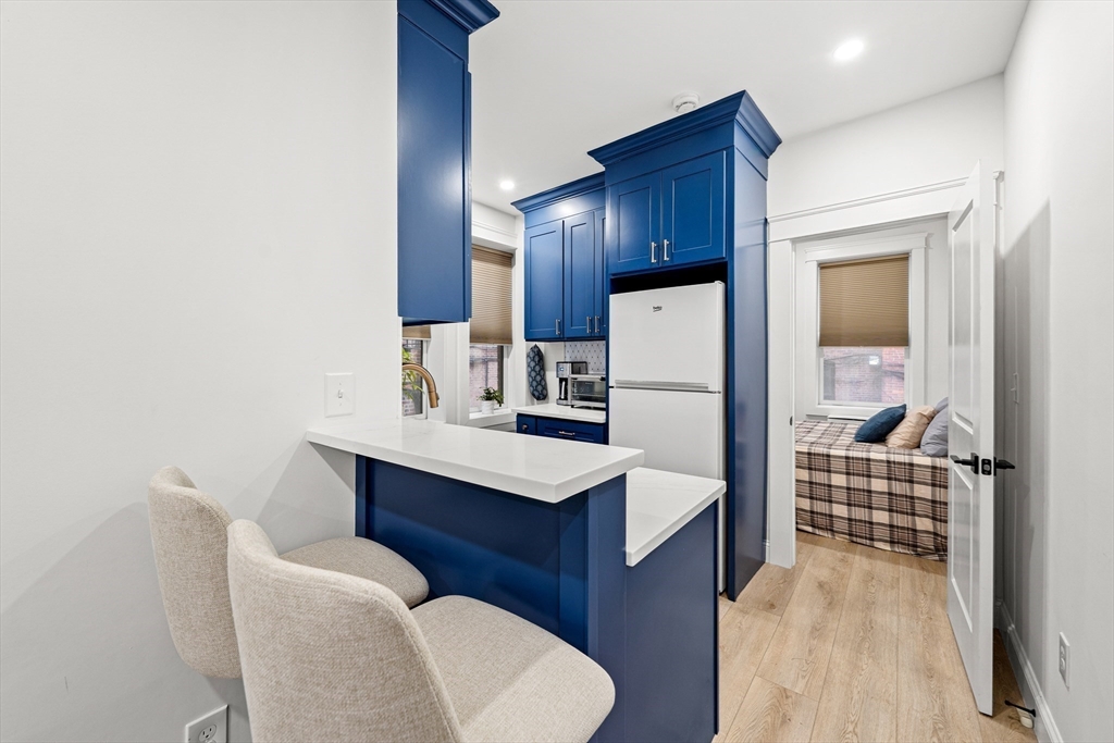 31 Irving Street, Unit 4 Boston, MA 02114 - Photo 6 of 15