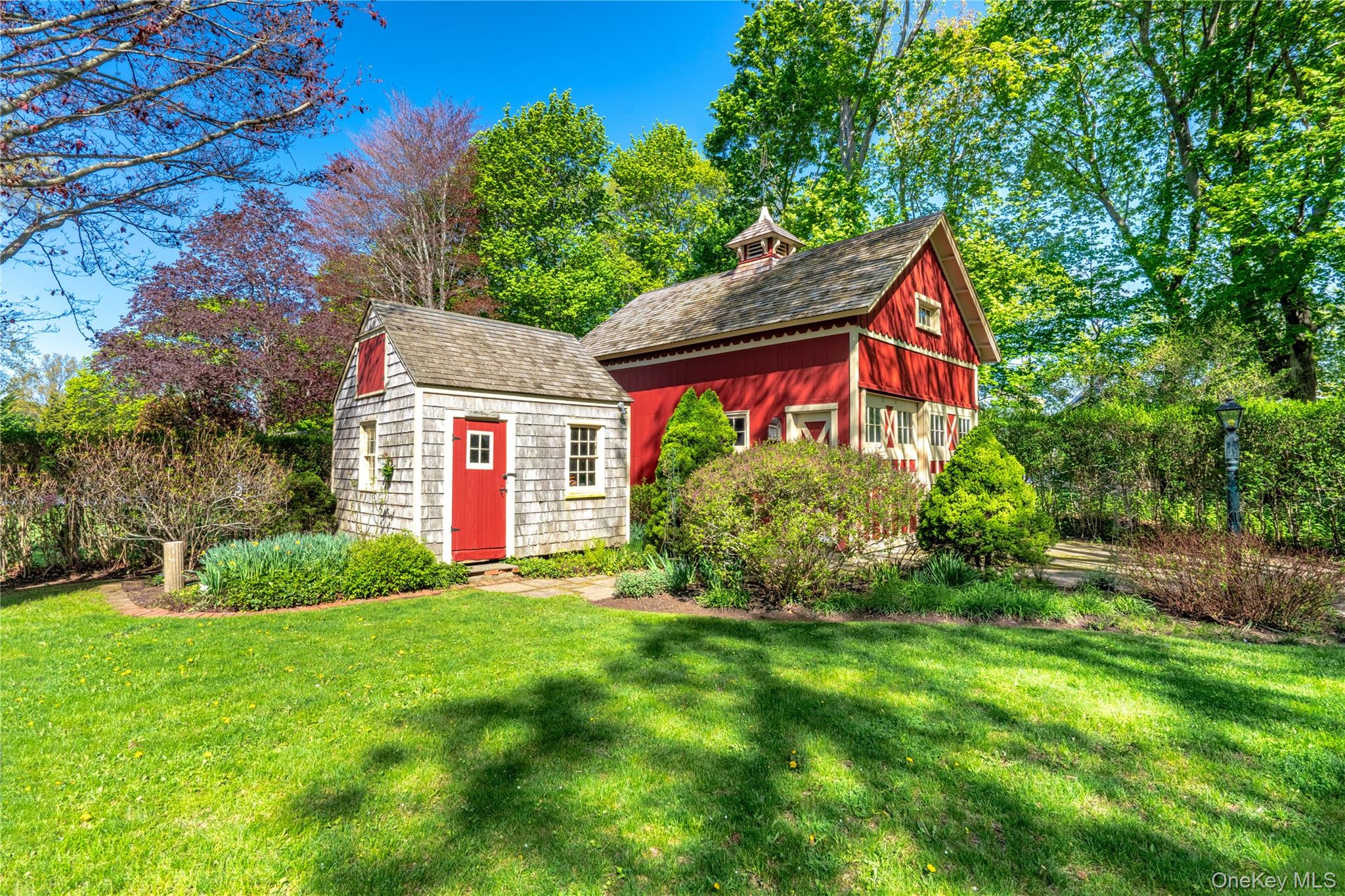 750 Reeve Avenue Mattituck, NY 11952 - Photo 4 of 41 a view of backyard of house with green space