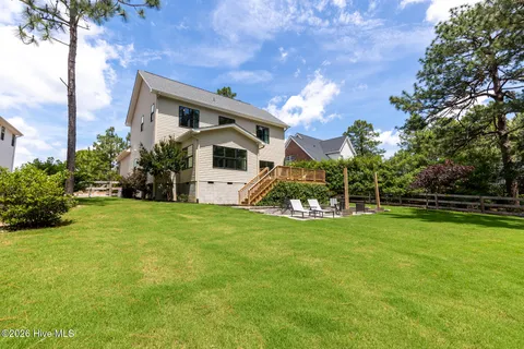 $775,000 | 140 Surry Circle South, Pinehurst, NC 28374