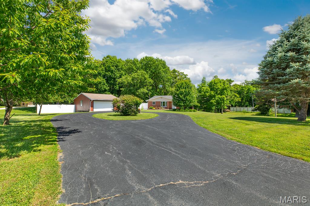 2364 Seminary Road Brighton, IL 62012 - Photo 10 of 57