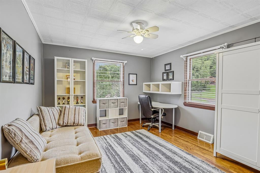 529 Utopia Road Apollo, PA 15613 - Photo 24 of 50 a living room with furniture and a table