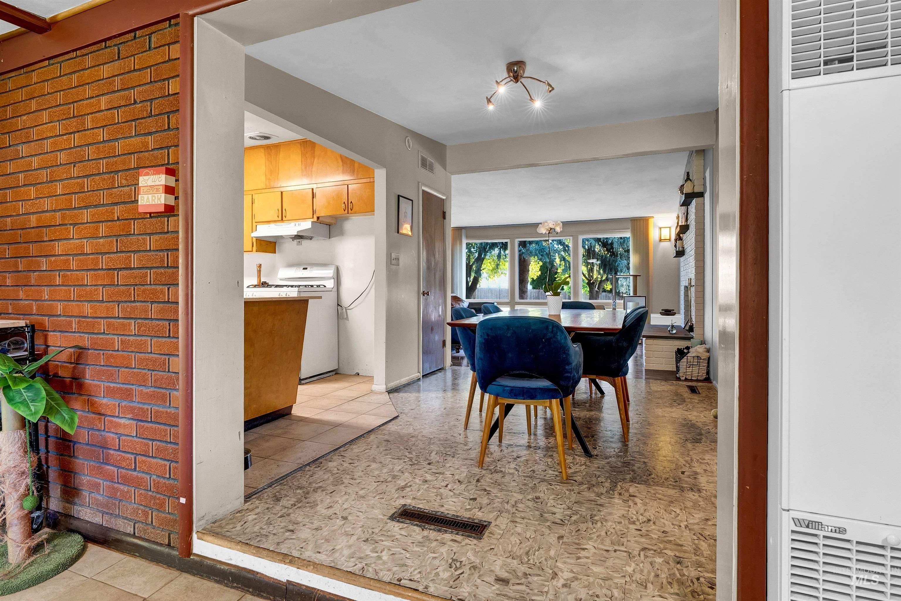 5108 West Hill Road Boise, ID 83703 - Photo 15 of 49