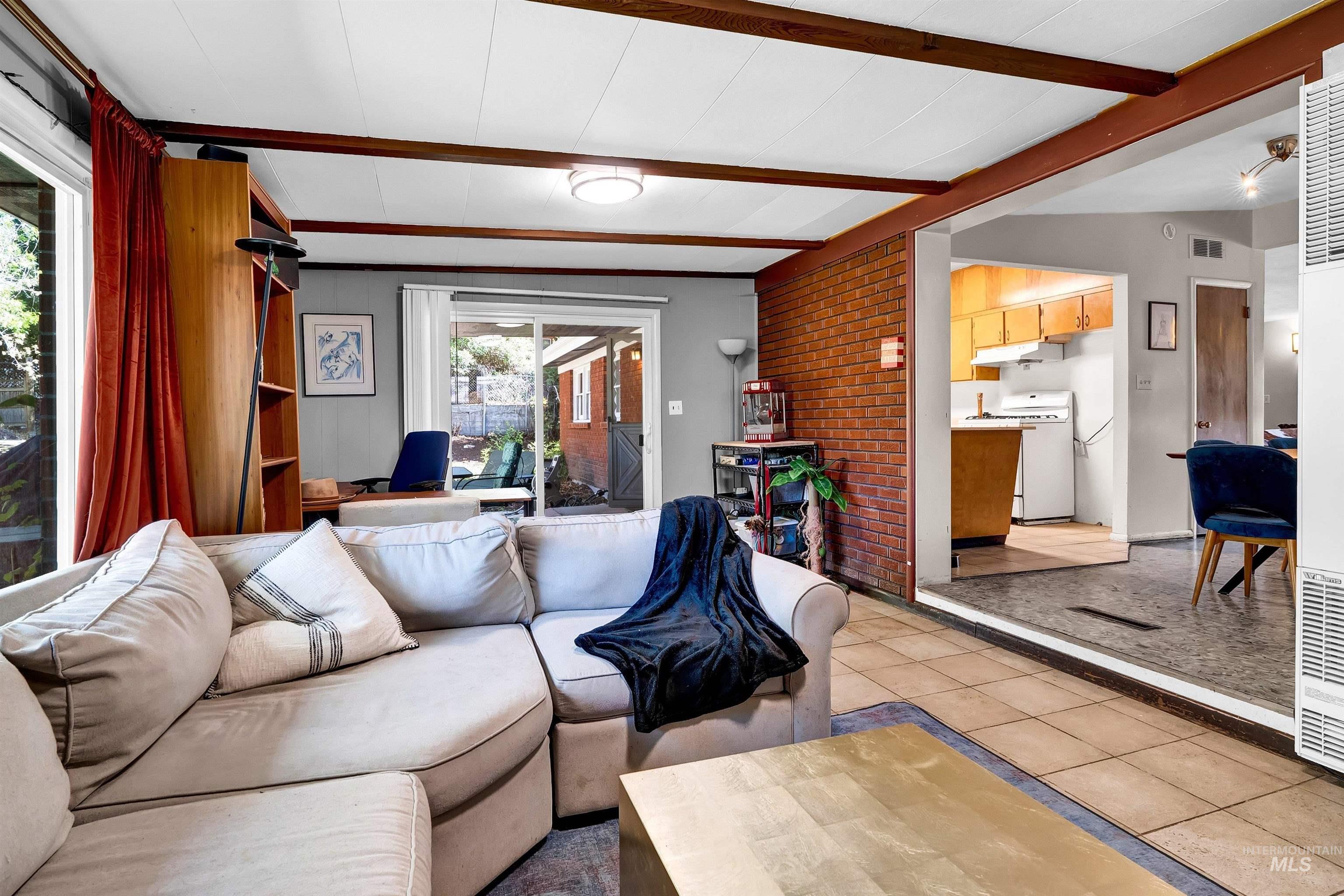 5108 West Hill Road Boise, ID 83703 - Photo 4 of 49