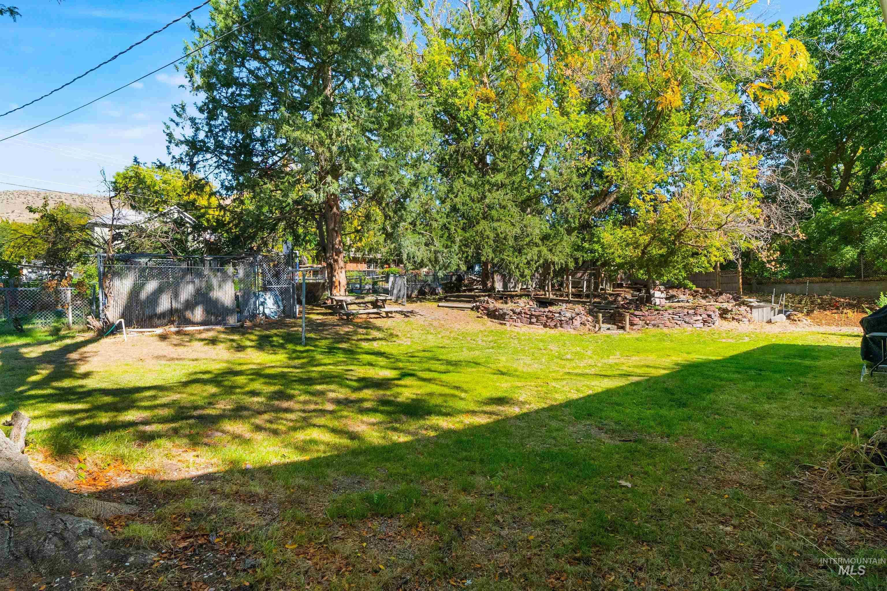 5108 West Hill Road Boise, ID 83703 - Photo 5 of 49