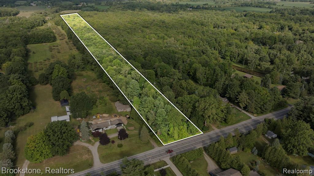 4188 Lakeshore Road Lexington, MI 48450 - Photo 3 of 10