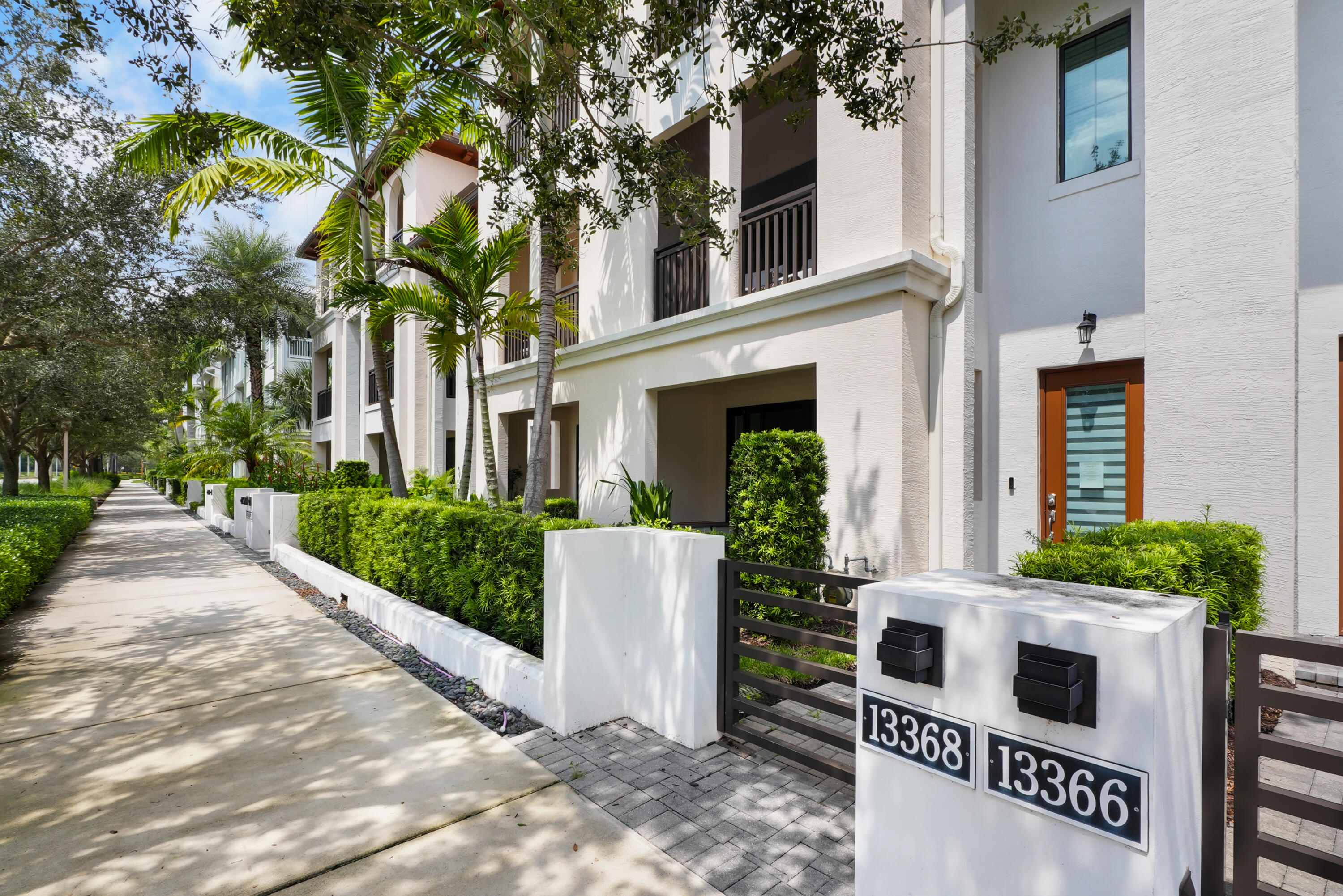 13368 Alton Road Palm Beach Gardens, FL 33418 - Photo 2 of 37 Alton_9986