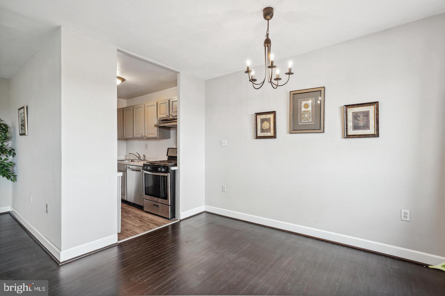 1300 South Arlington Ridge Road, Unit 705 Arlington, VA 22202 - Photo 5 of 18