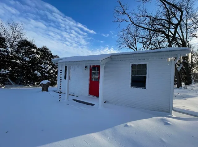 $1,200 | 1182 Linwood Avenue, Valparaiso, IN 46383