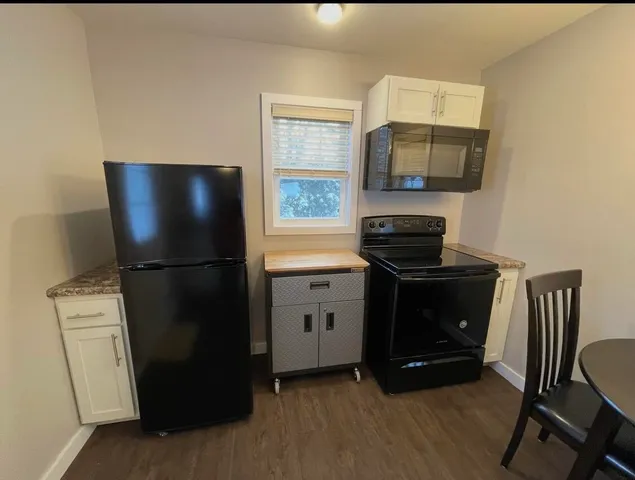 $1,200 | 1182 Linwood Avenue, Valparaiso, IN 46383