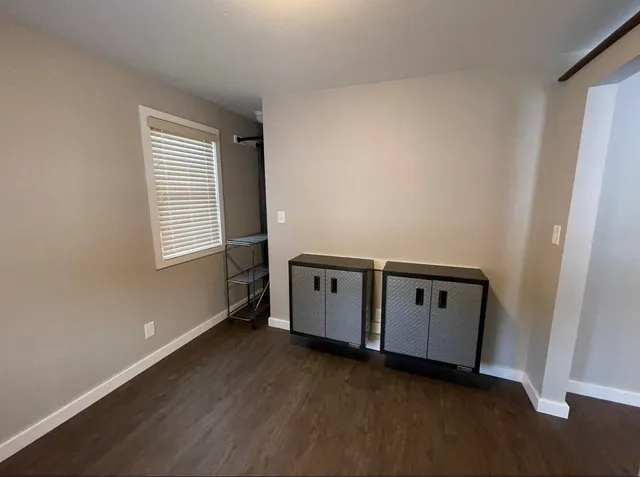 $1,200 | 1182 Linwood Avenue, Valparaiso, IN 46383