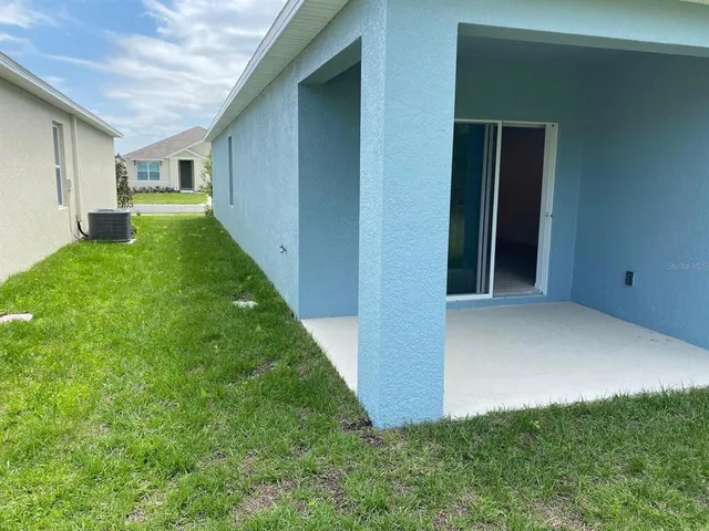 a view of an entrance of the house