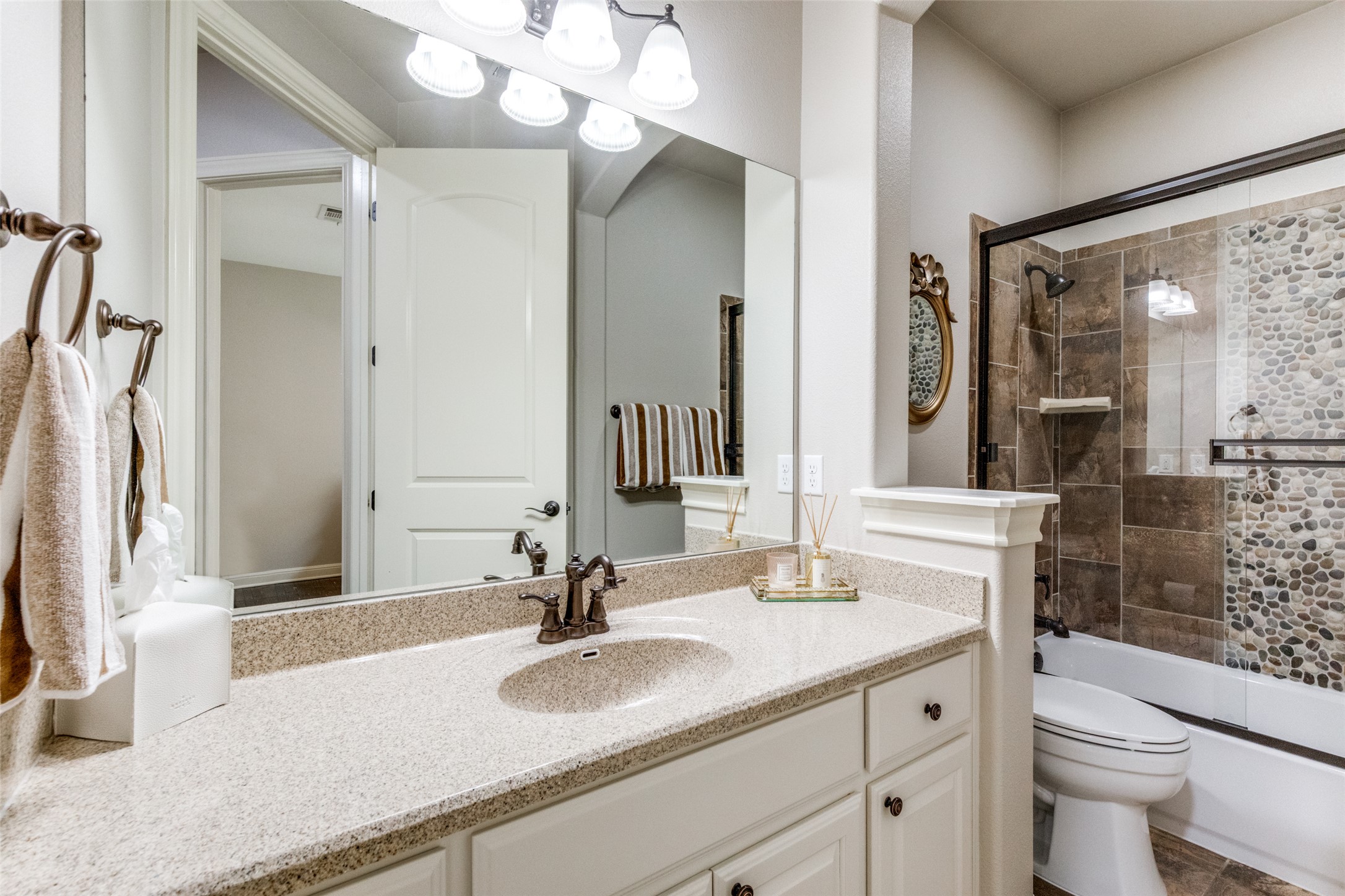 2312 Rivina Drive Austin, TX 78733 - Photo 29 of 40 Adjacent to the guest room for overnight stays