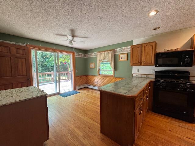 89 Lenfest Road Palermo, ME 04354 - Photo 5 of 40 5-Diing room with sliding door to deck