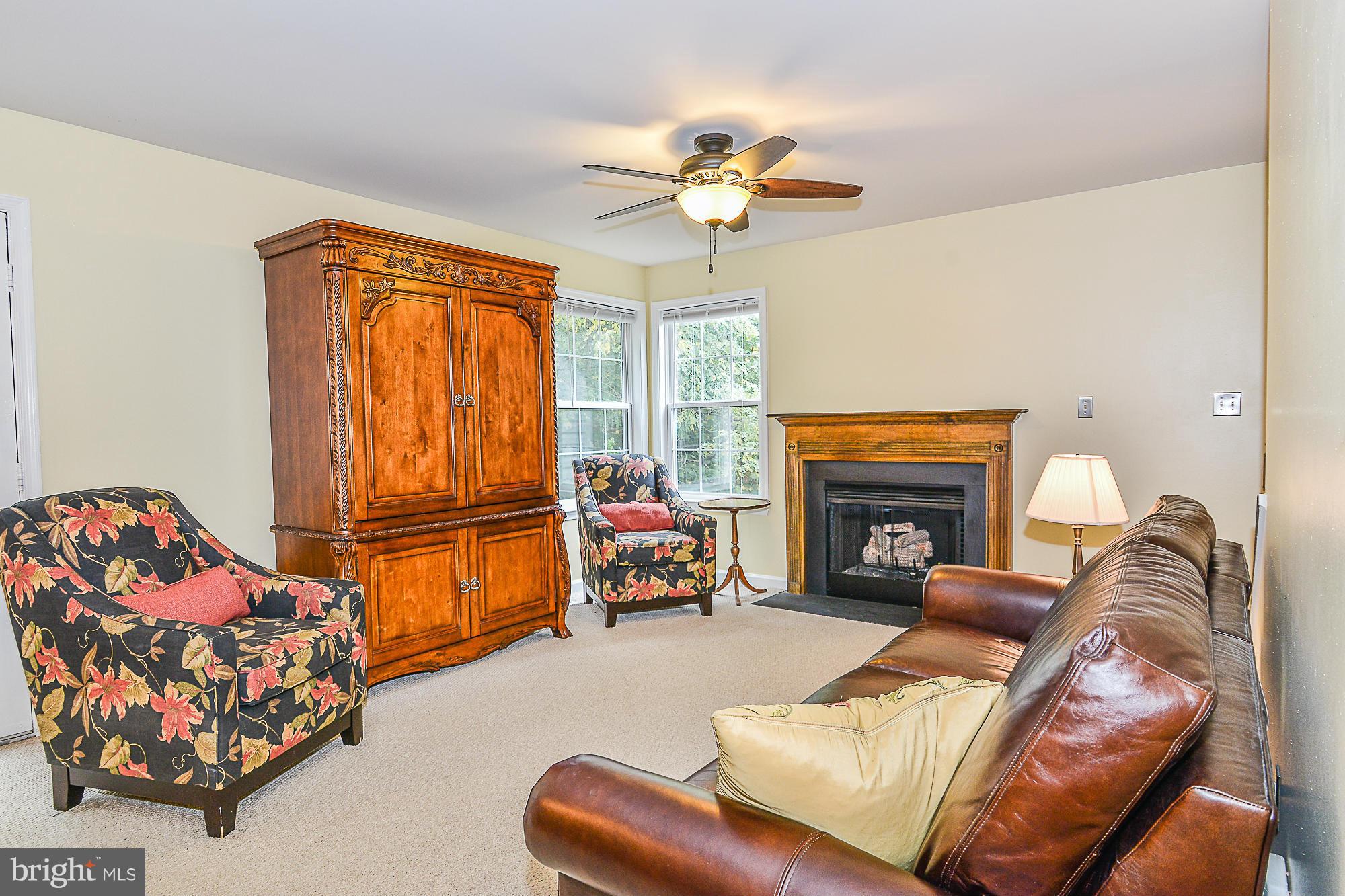 34 Ridge Pointe Lane Fredericksburg, VA 22405 - Photo 16 of 28 Living Room