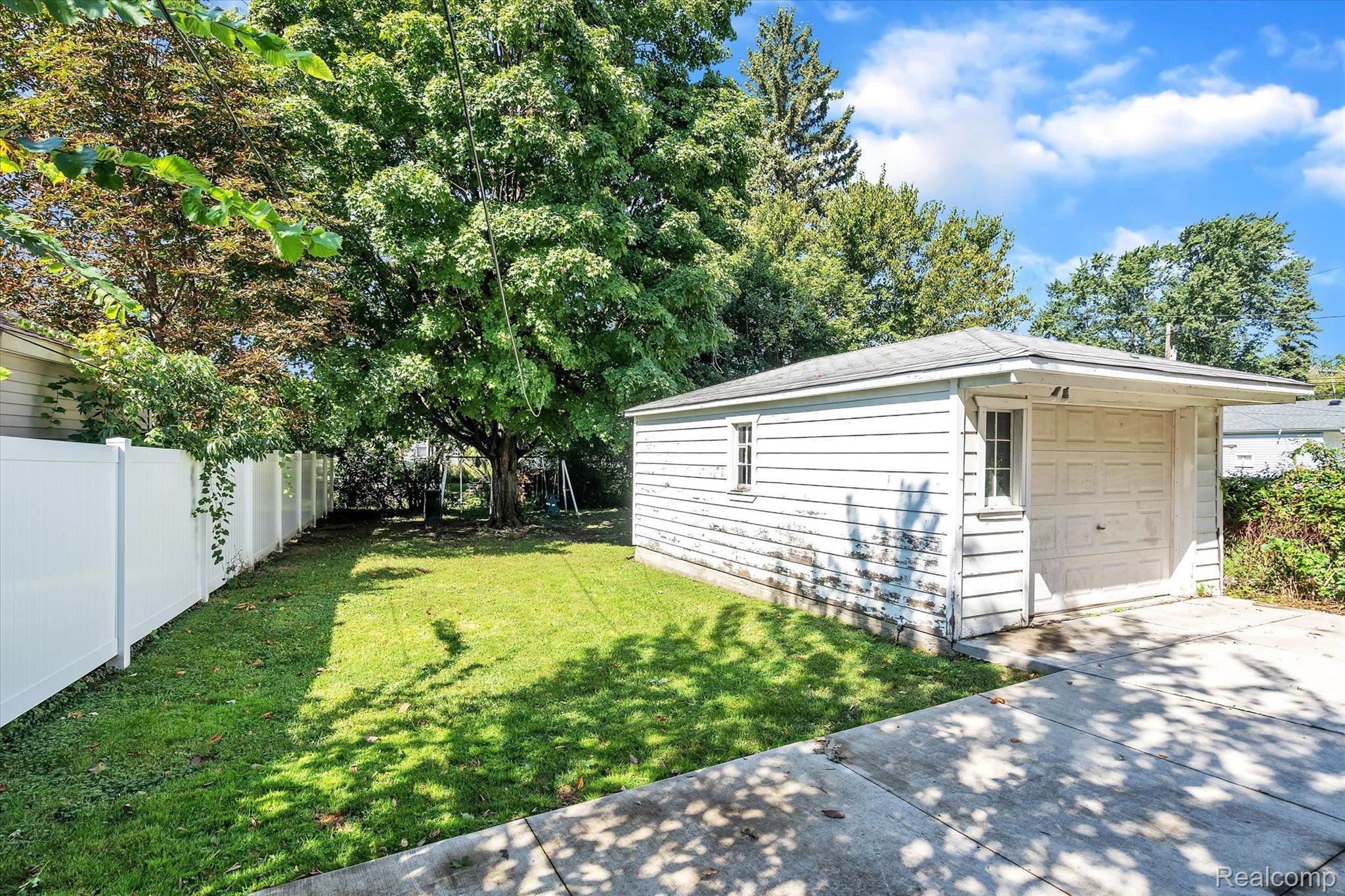 1331 Oakley Road Clawson, MI 48017 - Photo 27 of 28 Gallery Image 27