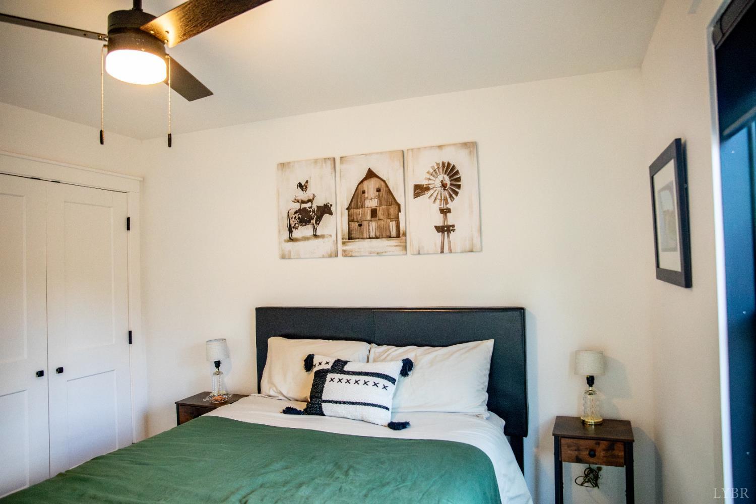 807 Grove Street Bedford, VA 24523 - Photo 12 of 74