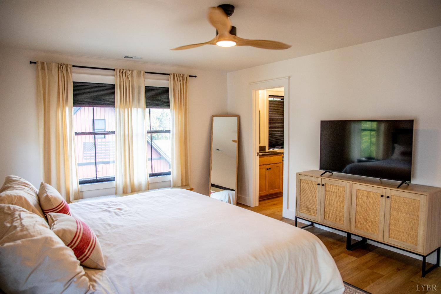 807 Grove Street Bedford, VA 24523 - Photo 40 of 74