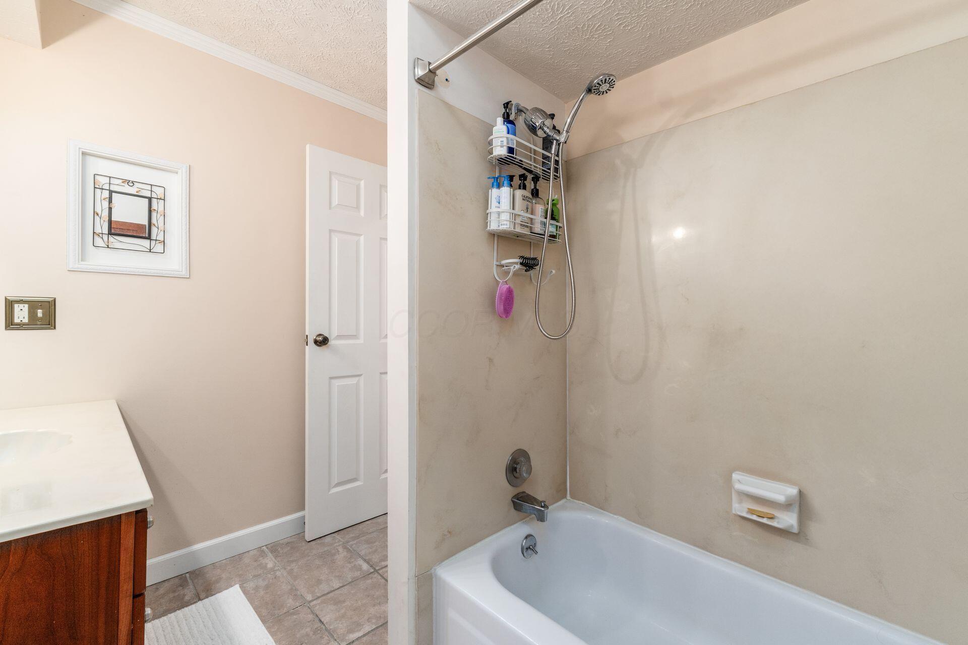 798 Riva Ridge Boulevard Gahanna, OH 43230 - Photo 33 of 49 033_lvd Columbus OH 43230 USA