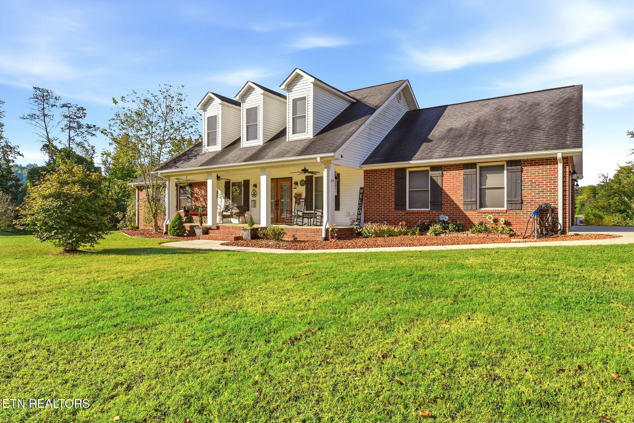 254 Orchard View Road Oliver Springs, TN 37840 - Photo 2 of 48 2-web-or-mls-DSC_5039