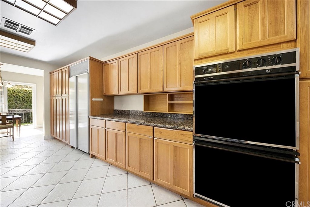 936 Birmingham Road Burbank, CA 91504 - Photo 19 of 33