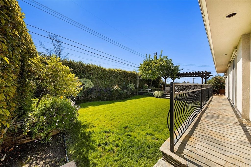 936 Birmingham Road Burbank, CA 91504 - Photo 32 of 33