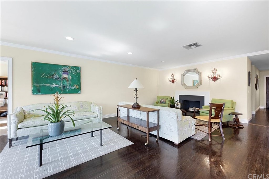 936 Birmingham Road Burbank, CA 91504 - Photo 8 of 33