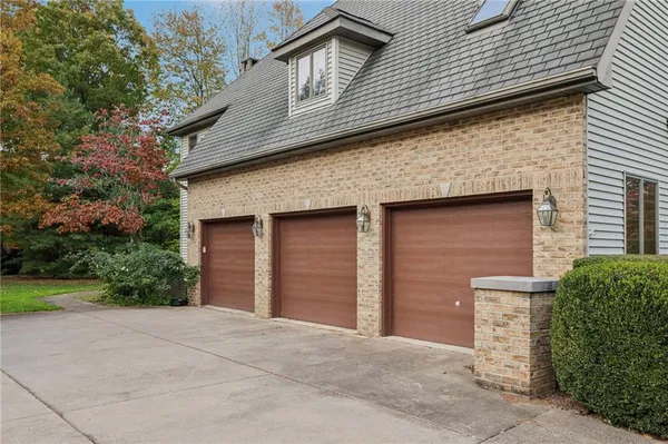 $524,000 | 1123 Wishart Place, Hermitage, PA 16148