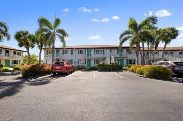 $219,900 | 185 Penny Lane, Unit 4, Naples, FL 34112