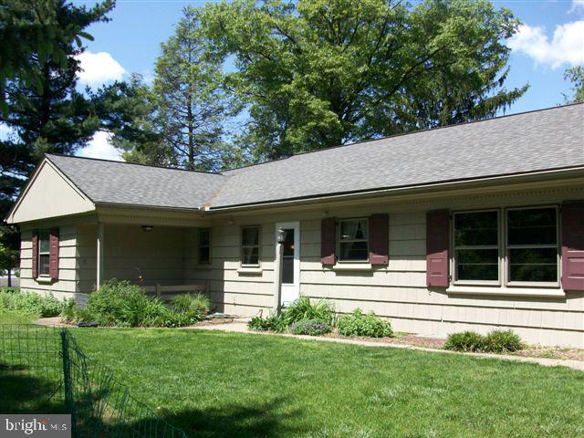 231 Landis Valley Road Lititz, PA 17543 - Photo 7 of 36