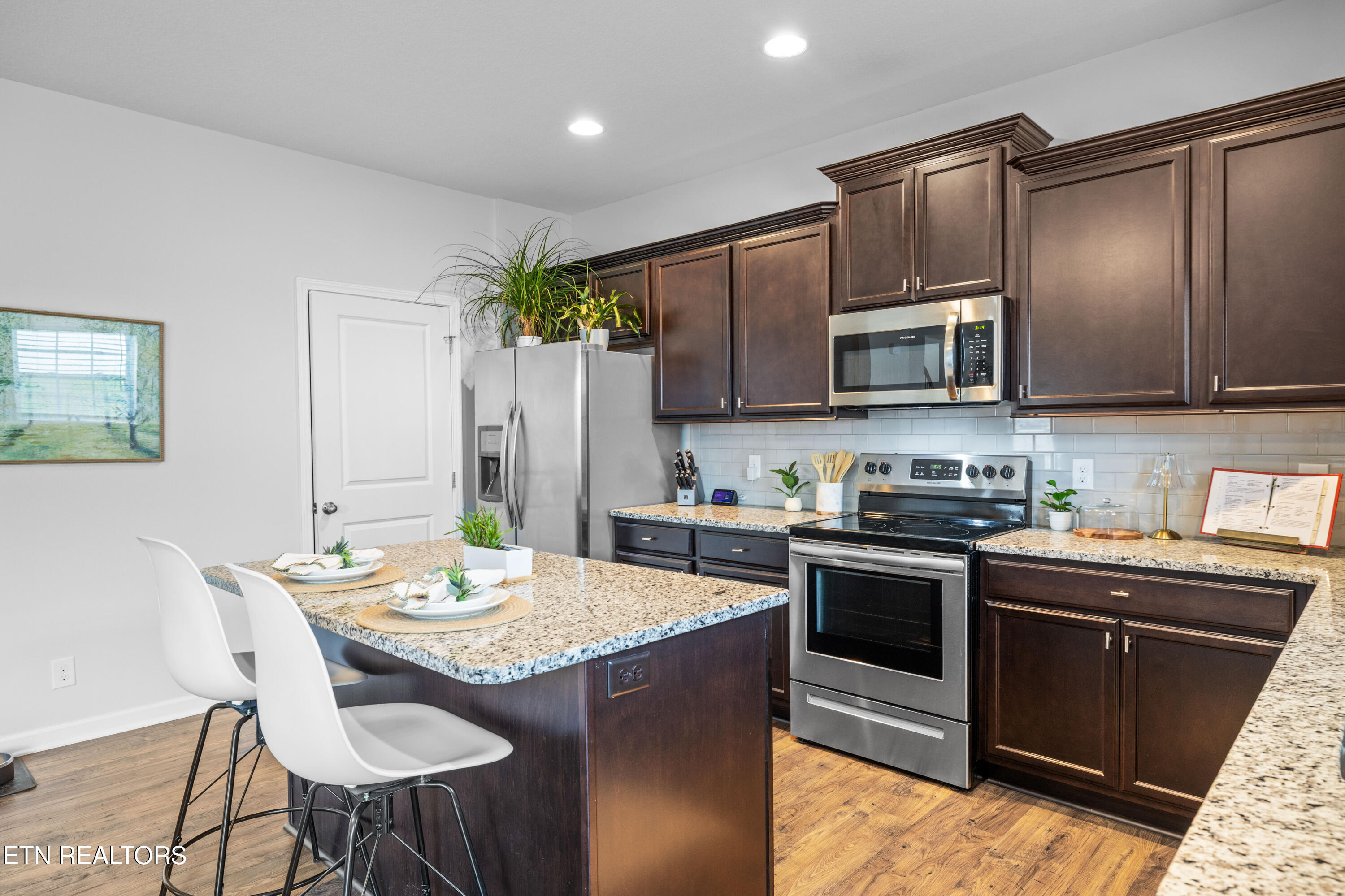 6150 Pembridge Road Knoxville, TN 37912 - Photo 9 of 34 6150PembridgeRd-8