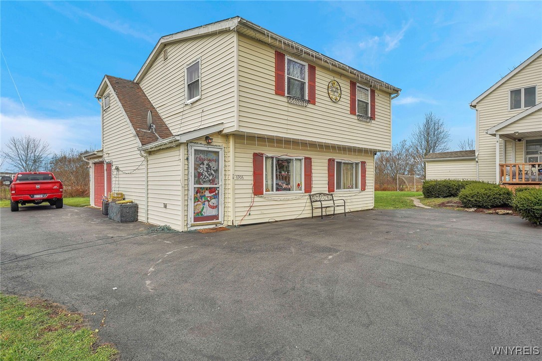 6906 Shawnee Road Wheatfield, NY 14120 - Photo 1 of 1 Gallery Image 1