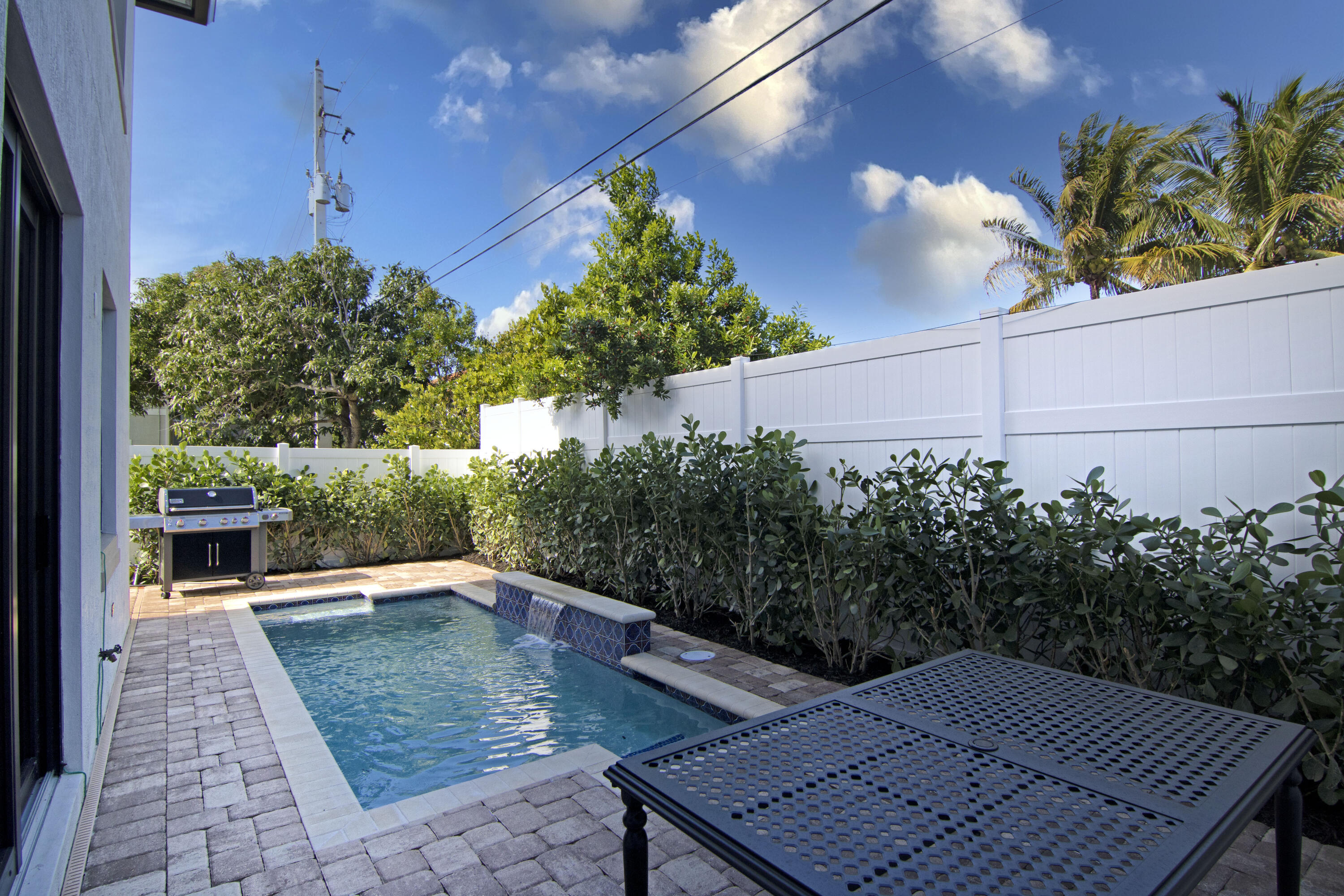 227 Malverne Road West Palm Beach, FL 33405 - Photo 9 of 27 IMG_5193
